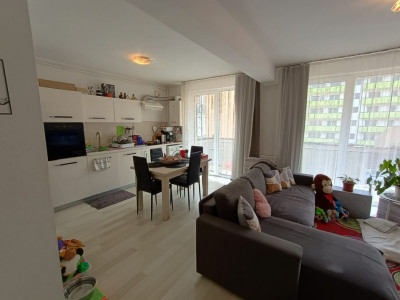 Apartament de vanzare cu 3 camere, 61 mp, zona Porii!