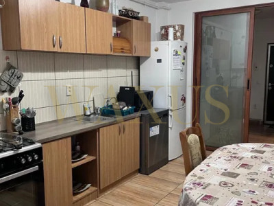 Apartament cu 1 camera decomandata, 38 mp, parcare, zona Terra!