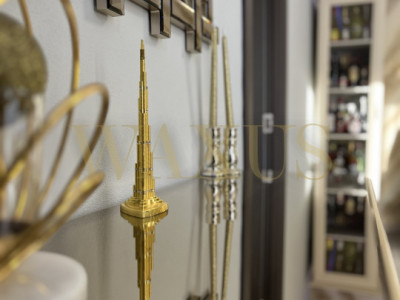 Unic în centru !Apartament 3 camere | etaj 1 , curte proprie 