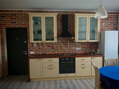 Apartament de 2 camere, balcon, parcare, zona subcetate 