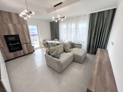 Apartament 3 camere, bloc nou 2023, terasă 28 mp, etaj 7, lift, zona centrală