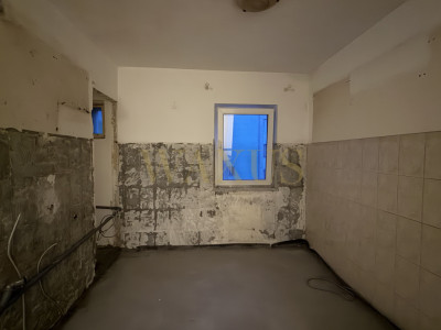 Apartament 3 camere, CR Vivu, etaj 2