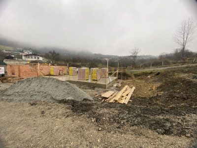 Vând casă tip duplex, Valea Jelnei 