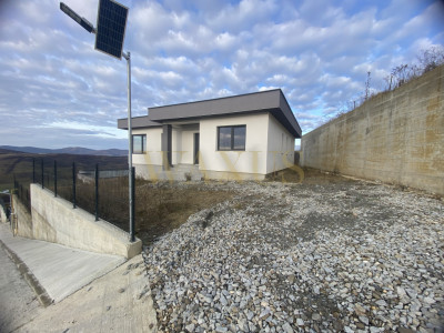 Casă Valea Budacului, 4 camere, priveliște panoramică, cartier rezidențial