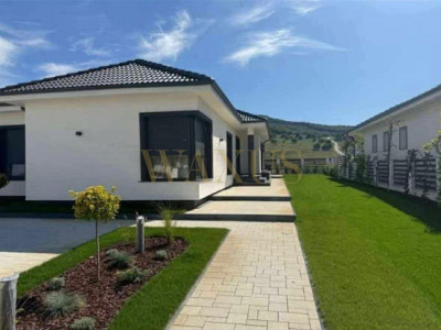 Casa tip parter,3 camere,5 arii,Zona Unirea