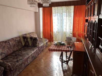 Apartament 3 camere, etaj 4, zona centrala