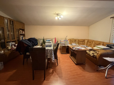 Apartament 2 camere, decomandat, zona Hotel Diana 