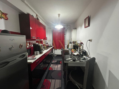 Apartament de vanzare 2 camere decomandat, zona Eroilor , Floresti