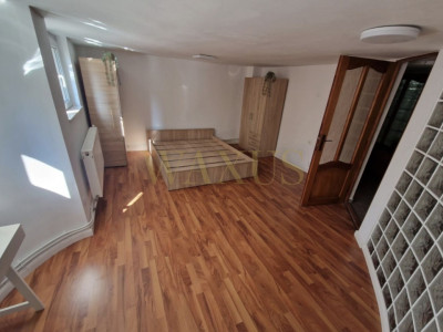 Apartament 2 camere | decomandat | demisol | zona sud-vest