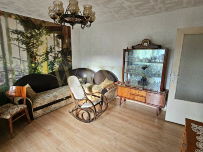 Apartament 4 camere  decomandat,2 bai,2 balcoane,garaj etaj 1 DEJ