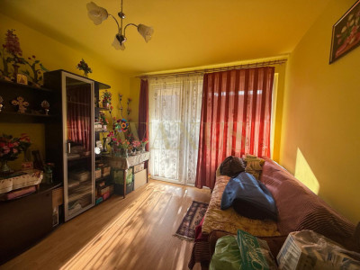 Apartament 1 camera, zona str Eroilor, Floresti
