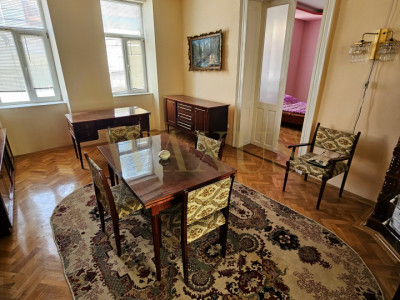 Casă interbelică deosebită, zonă centrală Dej – 324 mp, curte 600 mp, fântână