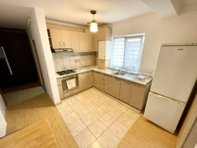 Apartament de 2 camere, parcare, zona Eroilor