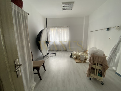 Spațiu comercial de vânzare, zona sud, parter