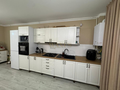 Apartament de vanzare 2 camere cu gradina si parcare, Floresti .