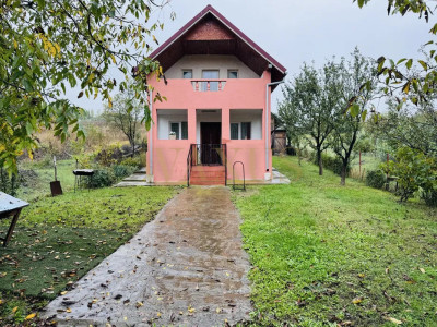 Casa individuala | 90mp util | teren 1000mp | Dezmir   