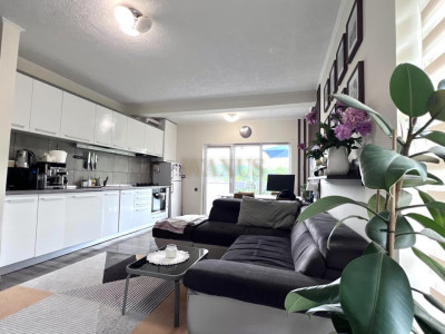 Apartament 2 camere | Etaj retras | Terasă 25 mp | Garaj | Panorama oraș & pădur