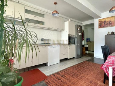 Apartament de 3 camere, parcare cf individual, zona Terra