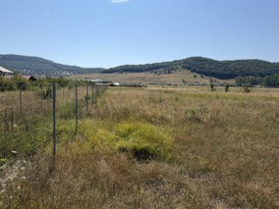 Teren intravilan, zona aerodromului 
