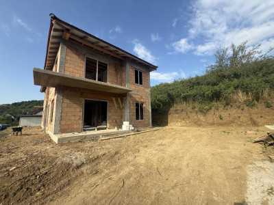 Duplex Semifinisat -SU 125 mp | ST 300 mp | 4 camere - Tautiului | Floresti