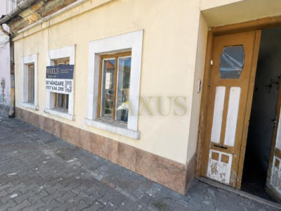 Casă în exclusivitate, singur în curte – oportunitate rară în centrul Bistriței