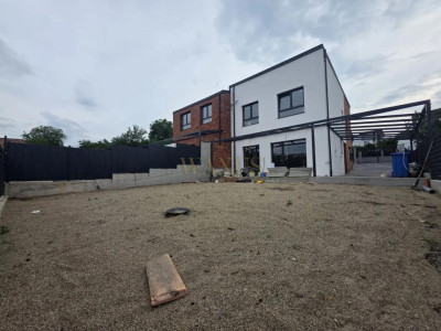 Duplex NZEB in Dezmir - SU 180MP I Teren 300MP - Panouri Solare 