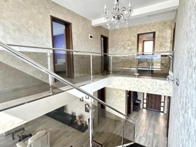 Casă Individuală, 200 mp utili, garaj 50 mp, Teren 500 mp