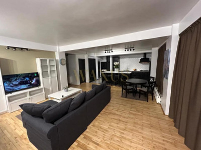 Apartament 3 camere 94 mp utili Renovat complet Priveliște asupra orașului