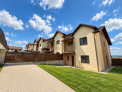 Casă de Vânzare - SH 171MP | Curte 380MP | la Cheie - Dezmir