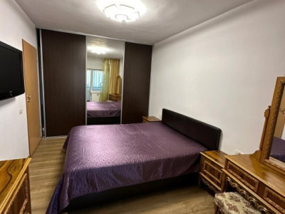 Apartament de 3 camere, decomandat, 90 mp , zona FSEGA 